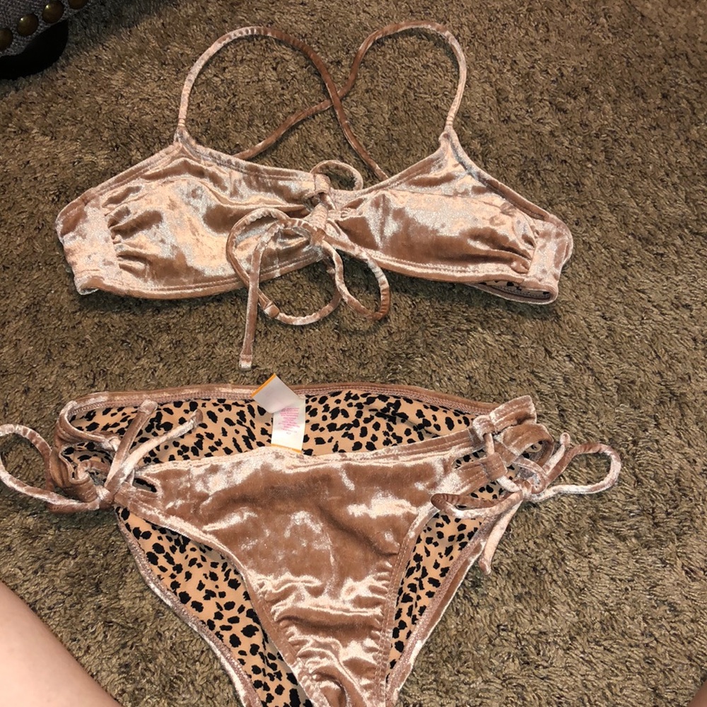 Velvet bikini